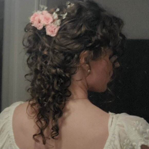 Meet your Posher, Aurora - Picture 6 of 13